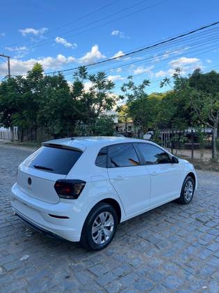 VOLKSWAGEN POLO 1.0 MPI MANUAL VOLKSWAGEN POLO 1.0 MPI MANUAL